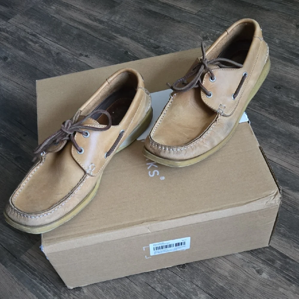 Tommy Bahama Men's Tan Boat Shoes sz. 9.5 Docksider
